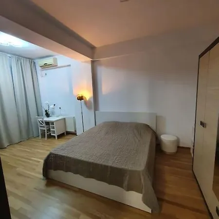 Apartment Cream